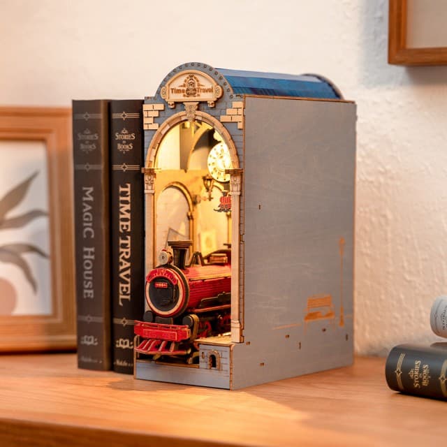 Book Nook. Puzzle 3D - Cotor de Carte DIY - Calatoria in Timp | Robotime