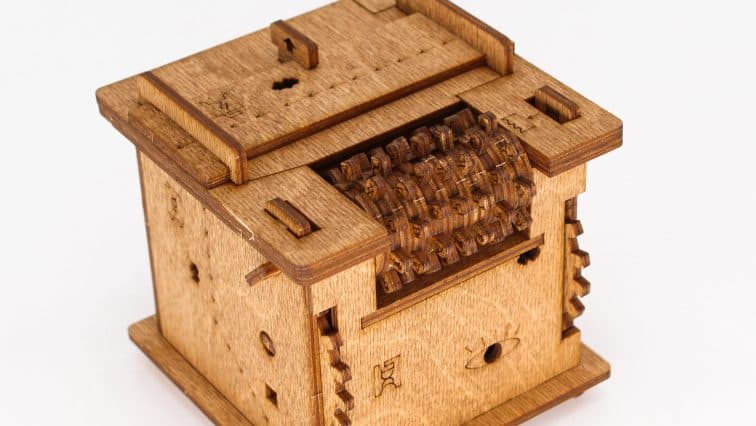 Joc de logica - Cluebox - Escape Room in a Box: Schrodinger's Cat | iDventure