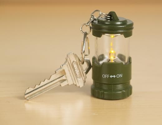 Breloc - Mini Lantern Keychain - mai multe culori | Kikkerland