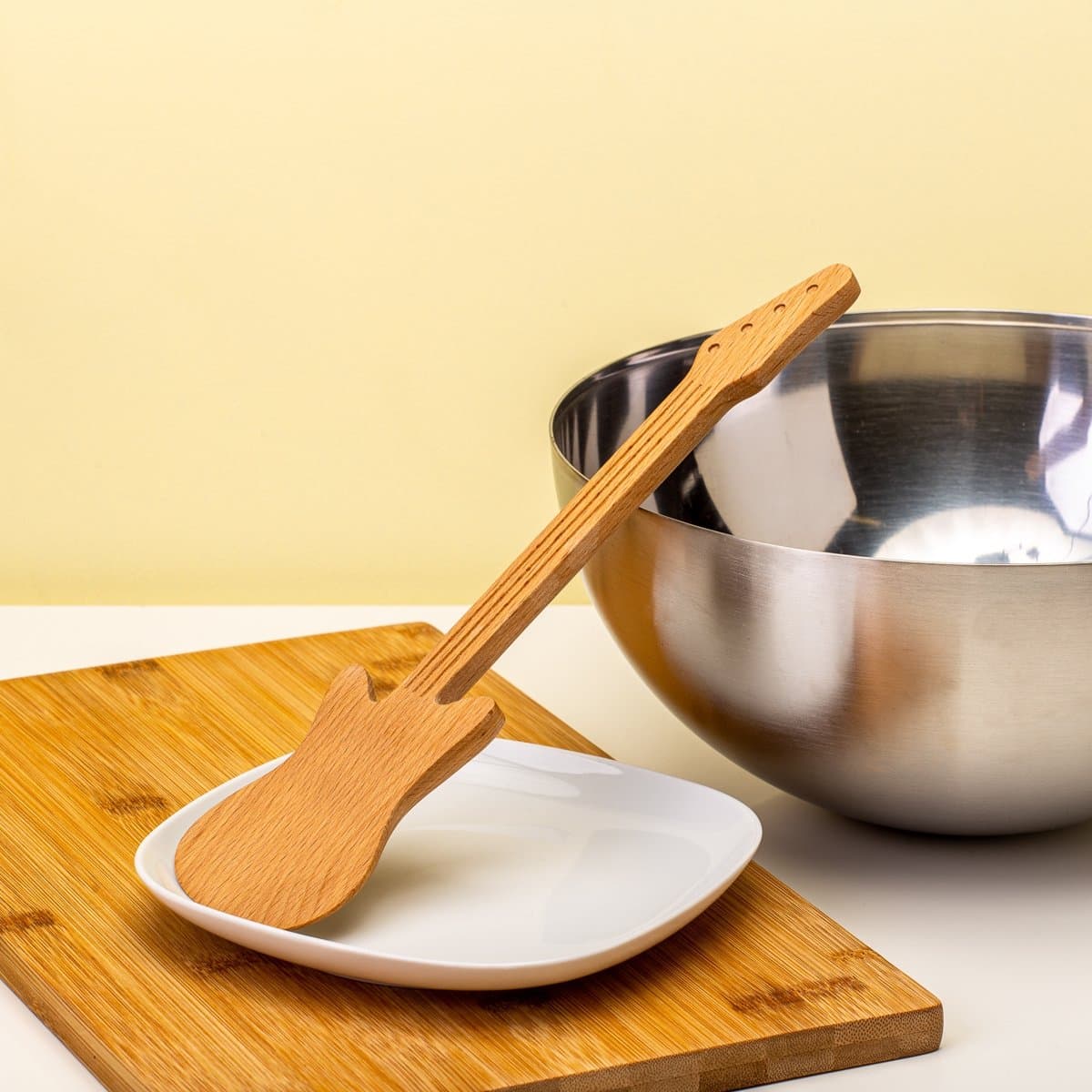 Spatula de lemn in forma de chitara | Kikkerland