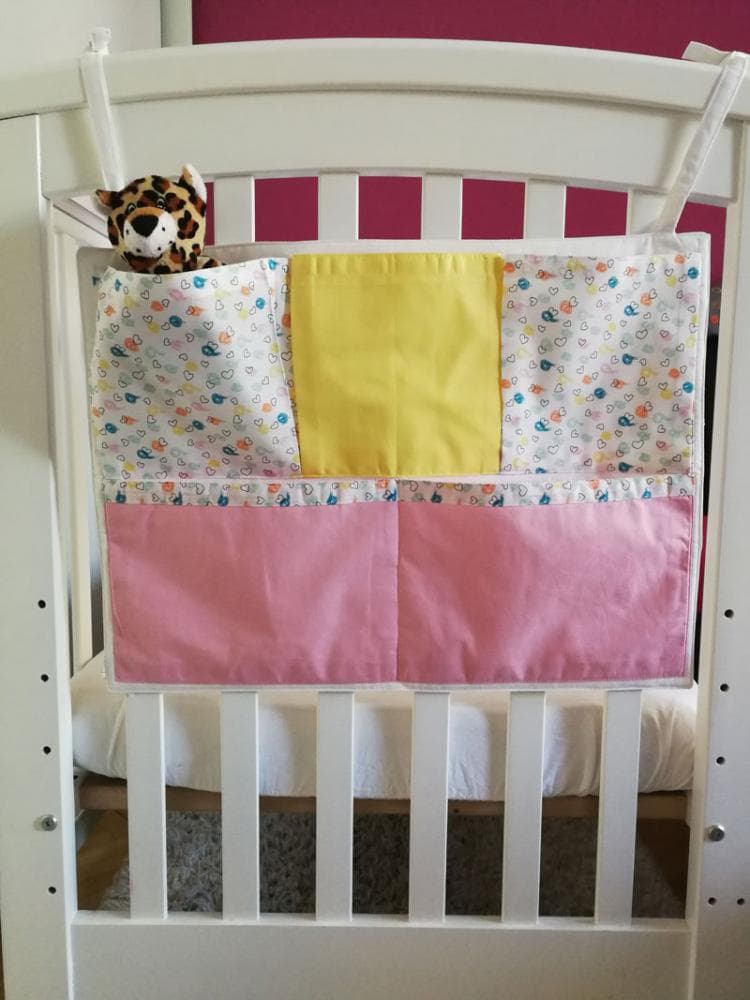 Organizator patut Inimioare roz KidsDecor din bumbac 35x50 cm