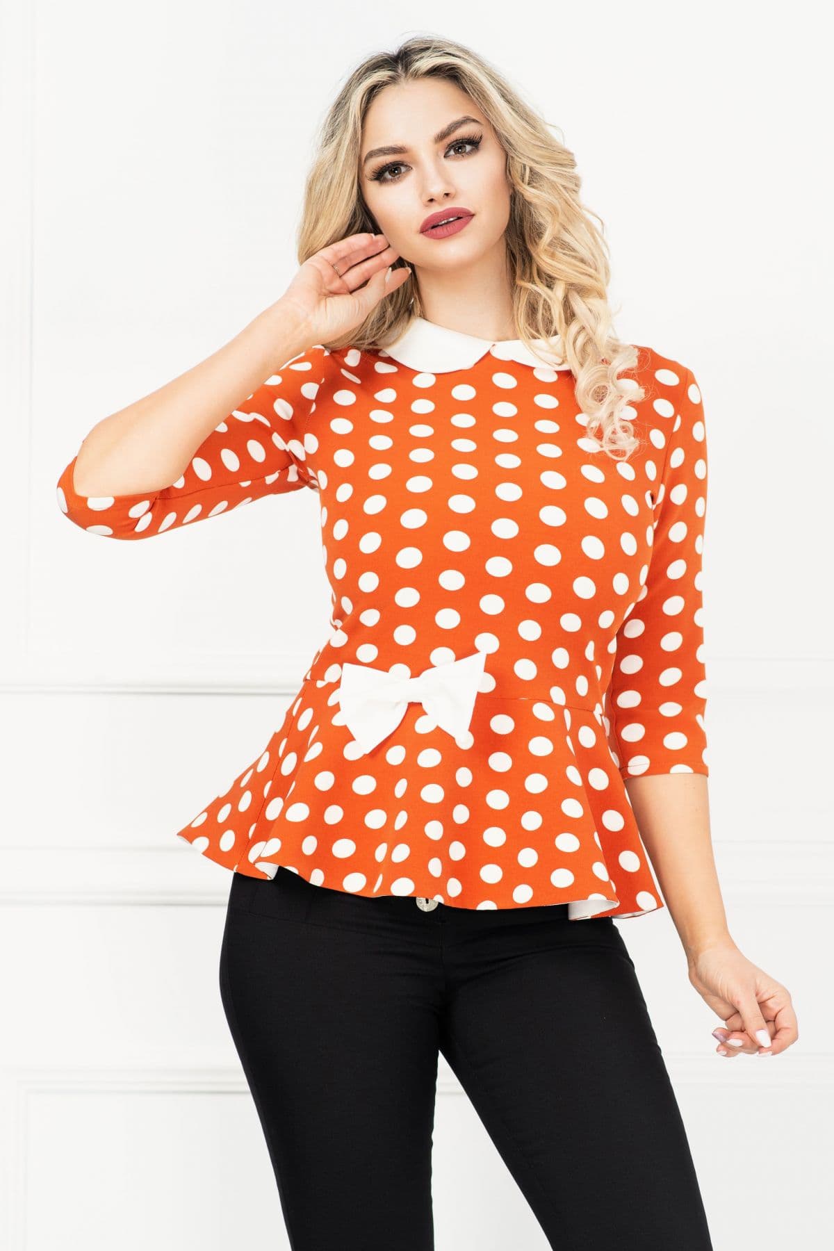 Bluza InPuff caramizie cu buline si peplum cu funda ecru in talie