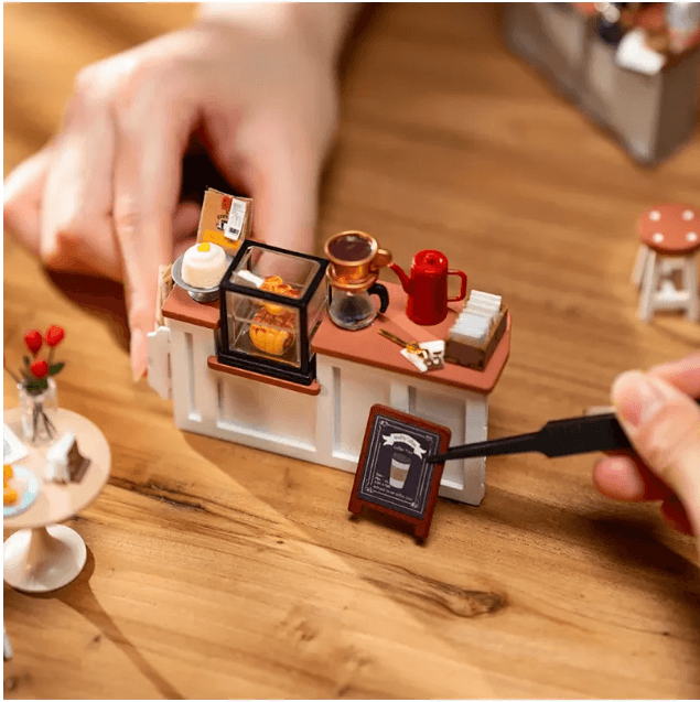 Diorama. Puzzle 3D 183 piese - Minicasuta Diy - Coffee Shop | Robotime