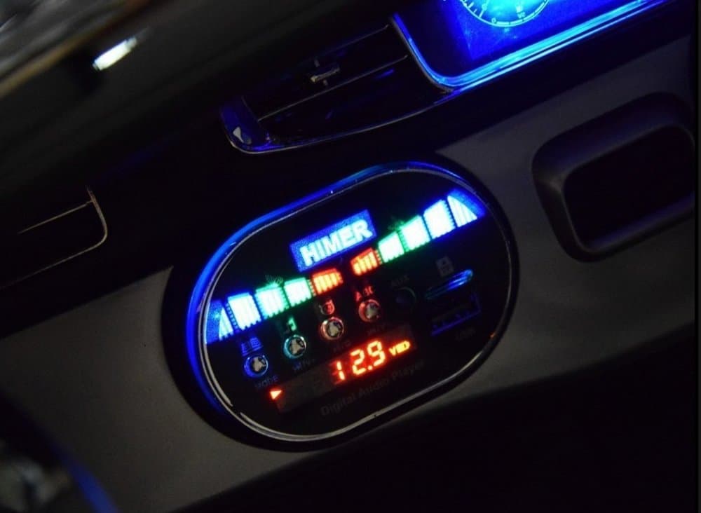 Masinuta electrica pentru copii Nichiduta Mercedes GLE 450 AMG Pink 90W, cu roti din cauciuc, scaun piele, pornire la buton, unitate audio cu display, mufa Mp3 si usb, schimbator de viteze si sistem troller