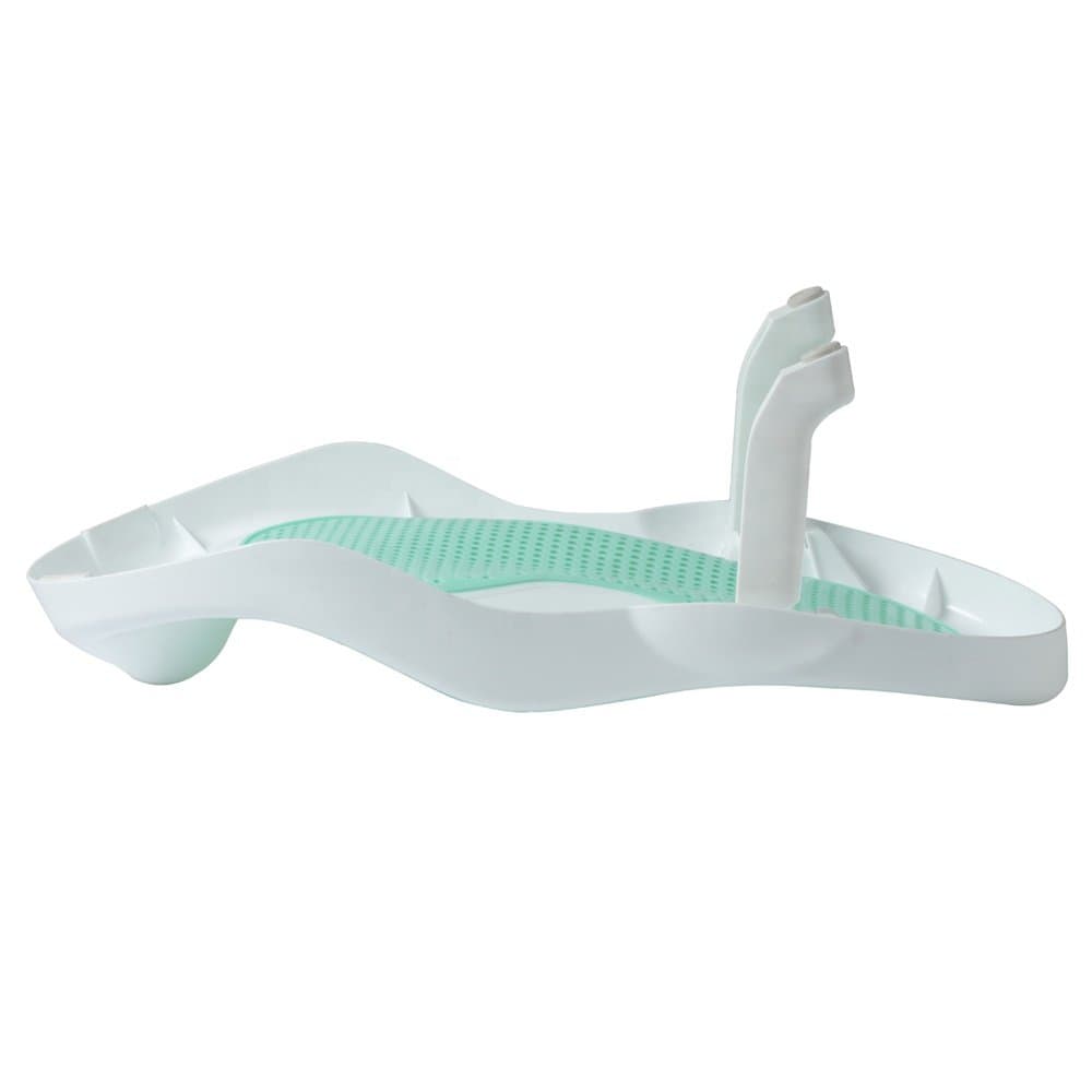 Suport de baie pentru copii Little Mom Soft Green pliabil, design ergonomic si sigur, strcutura piramidala, material moale cu sistem de scurgere a apei, dimensiune 56 x 30 x 25 cm