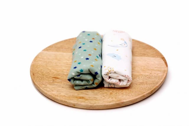 Set 2 scutece finet bebelusi KidsDecor The Stars and the Dreamy Sky 70x70 cm