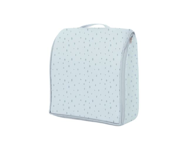 Patut portabil pentru bebelusi si rucsac 2in1 KikkaBoo Memory Blue Dots multifunctional,baza din spuma densa cu husa din bumbac,prevazut cu fermoar si bretele reglabile,potrivit pentru calatorii