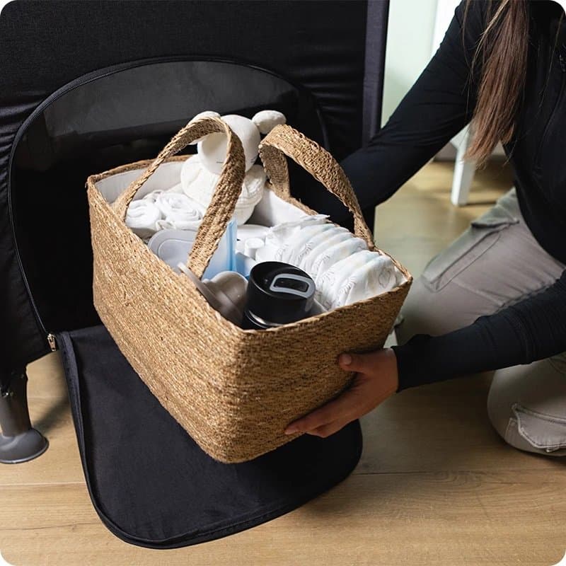 Patut pliabil 3 in 1 pentru copii, Kidnort, cu doua nivele, laterala culisanta, plasa de ventilatie, cu saltea si geanta de transport incluse, dimensiune 128 x 78.5 x 68 cm, Livsmiljo Light Grey