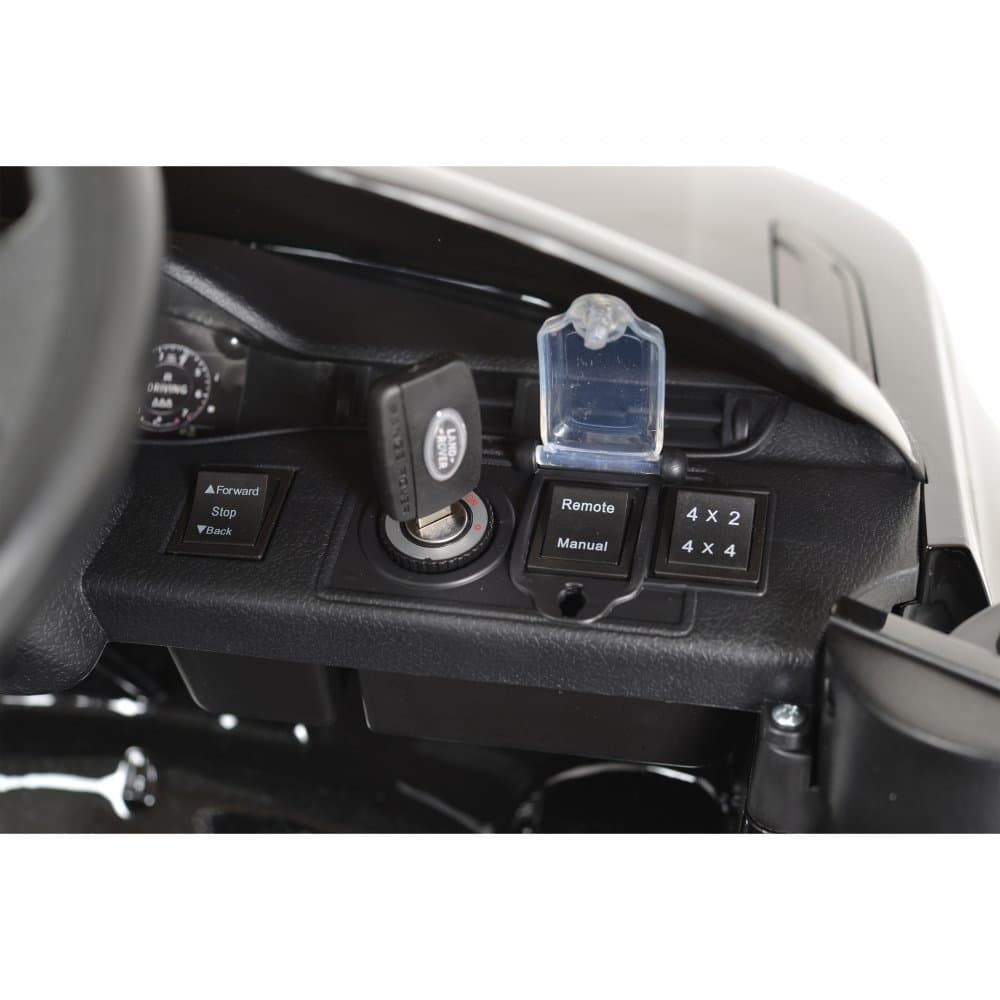 Masinuta electrica pentru copii Range Rover Evoque painted Silver 70W cu echipare premium si licenta, panou audio, lumini, deschidere usi si scaun din piele
