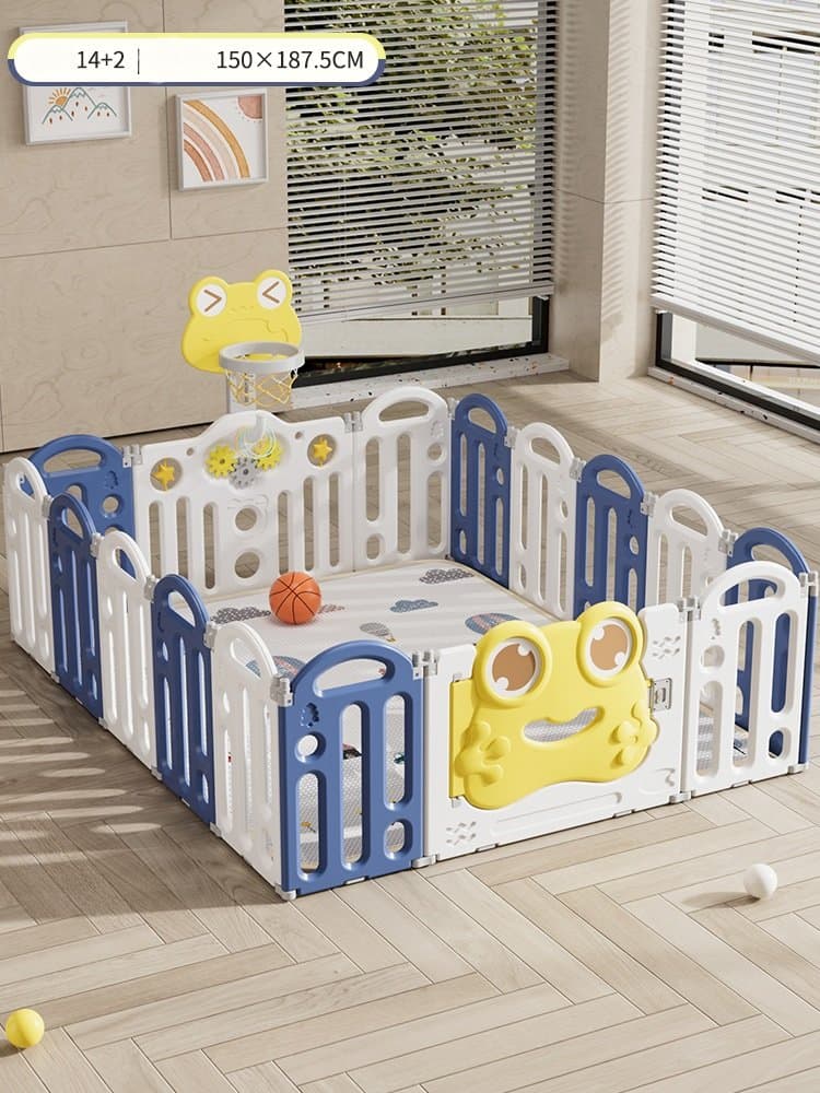 Gardulet loc de joaca pentru copii Nichiduta Garden Blue Frog, pliabil si portabil, compus din 14 panouri de gard + 2 panouri laterale cu Cos de baschet si angrenaje rotative, dimensiune 150 x 187.5cm