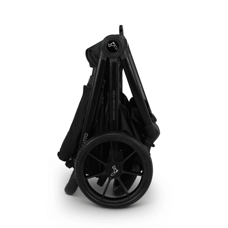 Carucior pentru copii Cosatto Giggle 4 Foxed 3 in 1 cu sezut reversibil, sasiu din aluminiu, suspensie, bara detasabila, maner telescopic, greutate admisa 25 kg