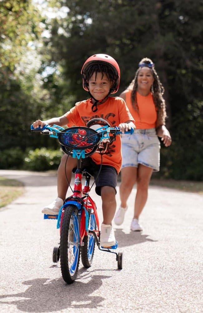 Bicicleta pentru copii Huffy Spiderman 16 inch cu roti ajutatoare