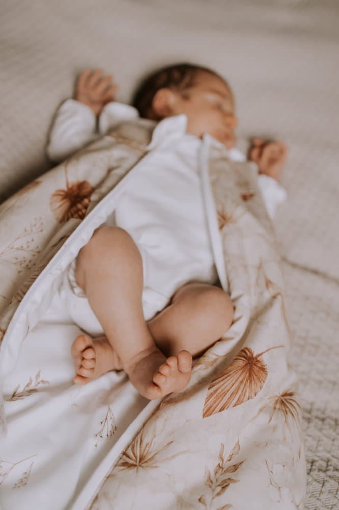 Sac de dormit din bumbac 0-4 luni Newborn Boho Sand Sleepee 2,5 tog