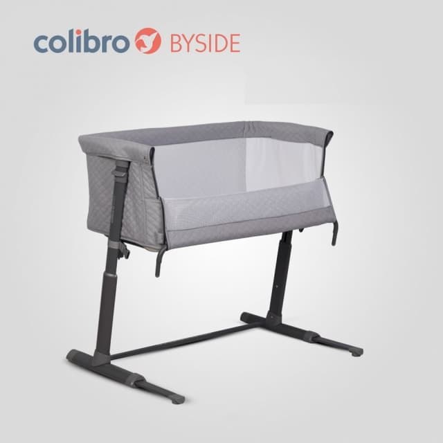 Patut Co-Sleeper 2 in 1 pentru copii Colibro BySide Bassinet, cu saltea inclusa, inaltime reglabila pe 9 nivele si unghi de inclinare de 30 de grade, sistem automat de retractare picioare, dimensiune 93 x 58 cm, Dove