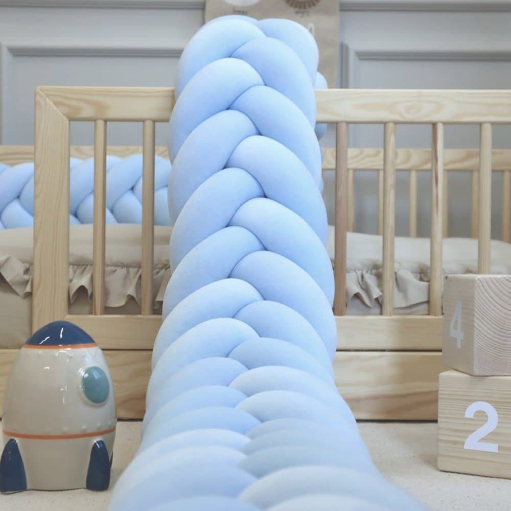 Protectie de pat impletita, MiniMini, Velvet Magic, Baby Blue, 300 cm