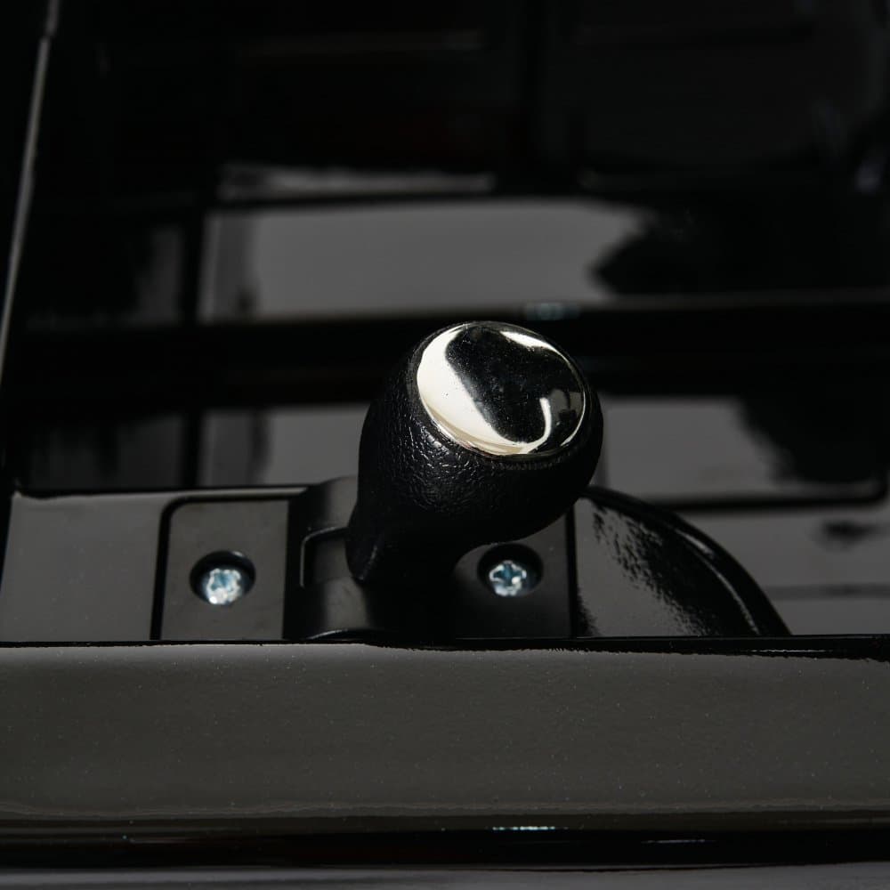 Masinuta electrica pentru copii cu licenta Mercedes Benz Black,acumulator 12V4.5Ah,motoare 2x30W,scaun din piele ecologica,telecomanda 2.4G cu 3 viteze,lumini LED,deschidere usi,unitate audio cu MP3,bluetooth,viteza 3-5kmh