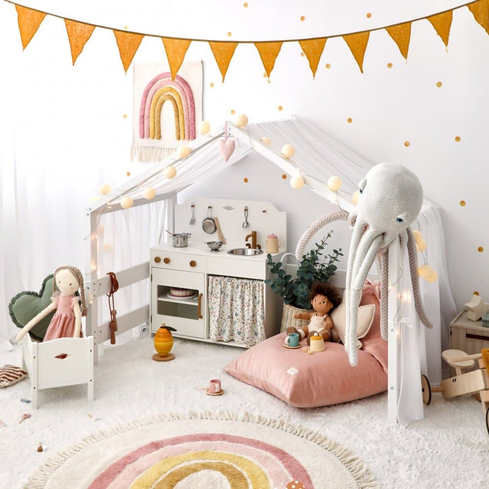 Baldachin muselina pentru pat tip casuta, Little Amy, Alb, 300 cm