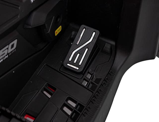 Atv electric pentru copii Can-Am Outlander Black, 4 motoare x 45W, baterie 12V14Ah, soft start la buton, panou audio, roti eva, scaun piele