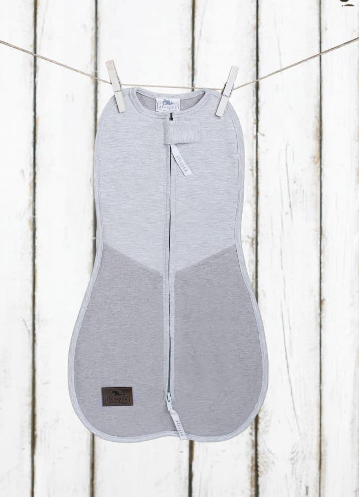 Saculet swaddle pentru infasat nou nascut + caciulita First Step gri inchisgri deschis Sleepee