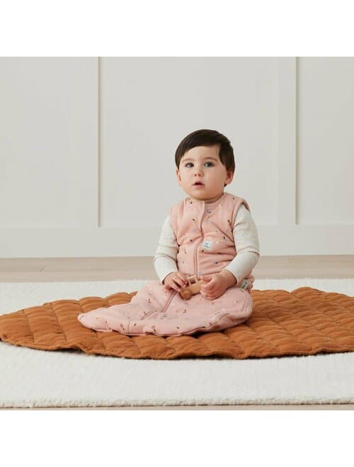 Sac de dormit ErgoPouch Jersey Roz 8-24 luni, 8-14 kg, 2.5 Tog, bumbac organic, fermoar bidirectional, lavabil la masina, croiala slim fit, certificat non-toxic, premiat in Australia