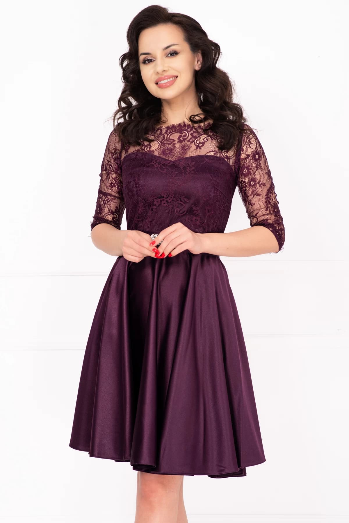 Rochie de ocazie mov in clos Alison cu maneci din dantela