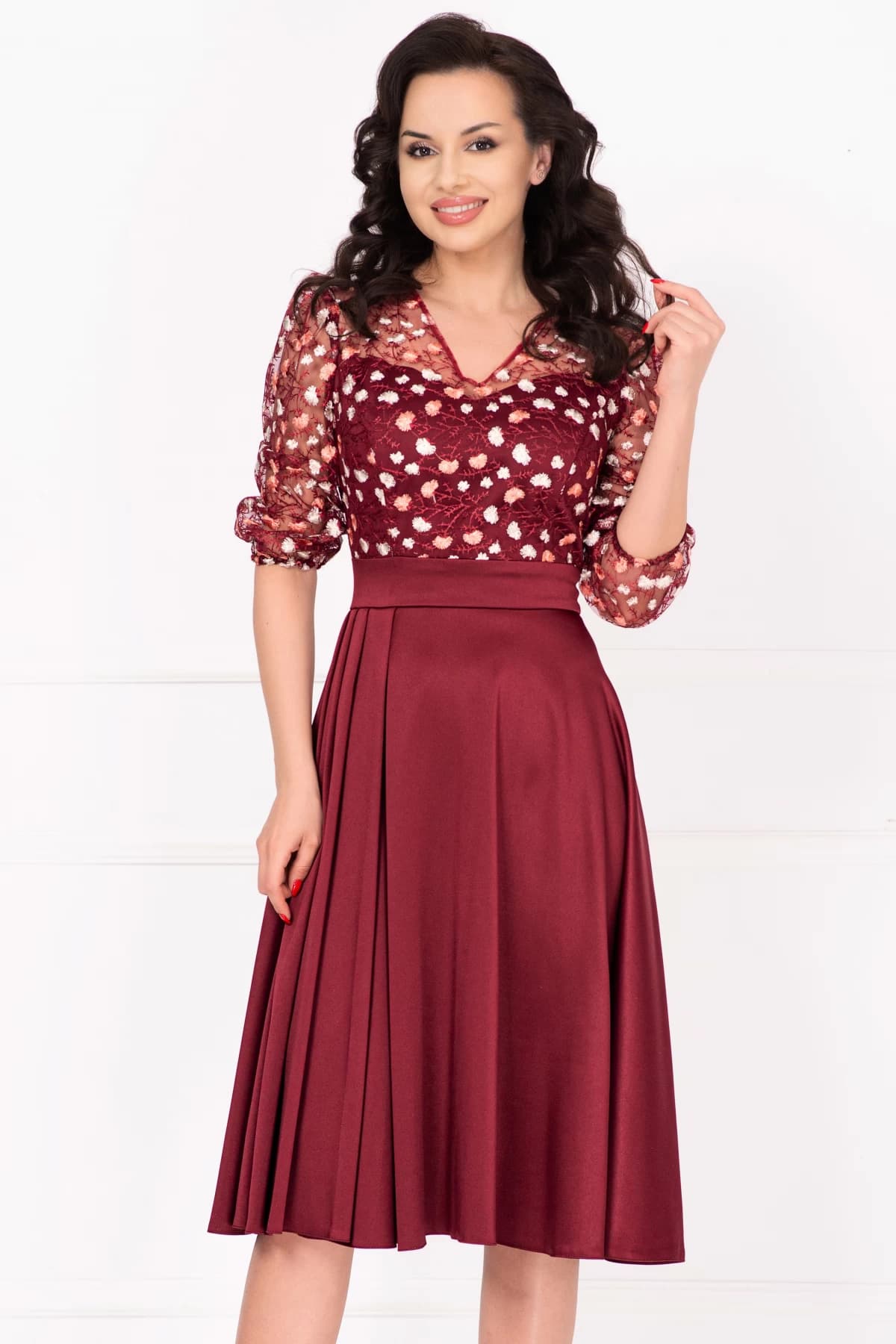 Rochie de ocazie eleganta bordo Cristina cu bust brodat